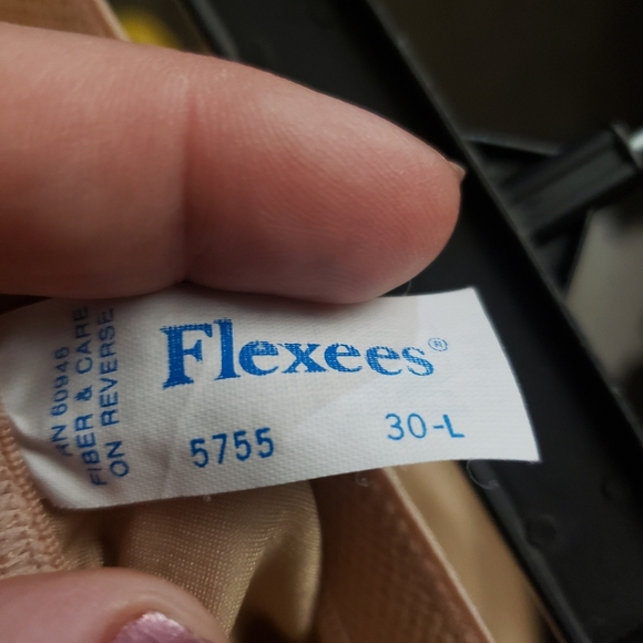 Vintage 1980s FLEXEES 5755 tan stretch girdle shorts shapewear size Large - Picture 2 of 2